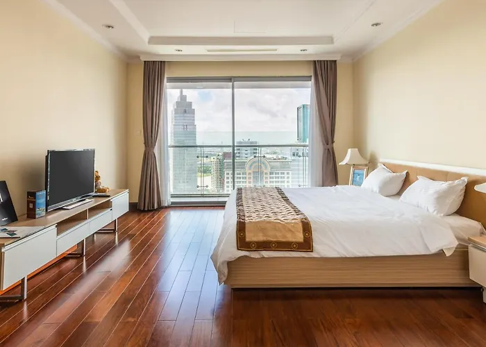 Spectacular Vincom Penthouse Downtown District 1