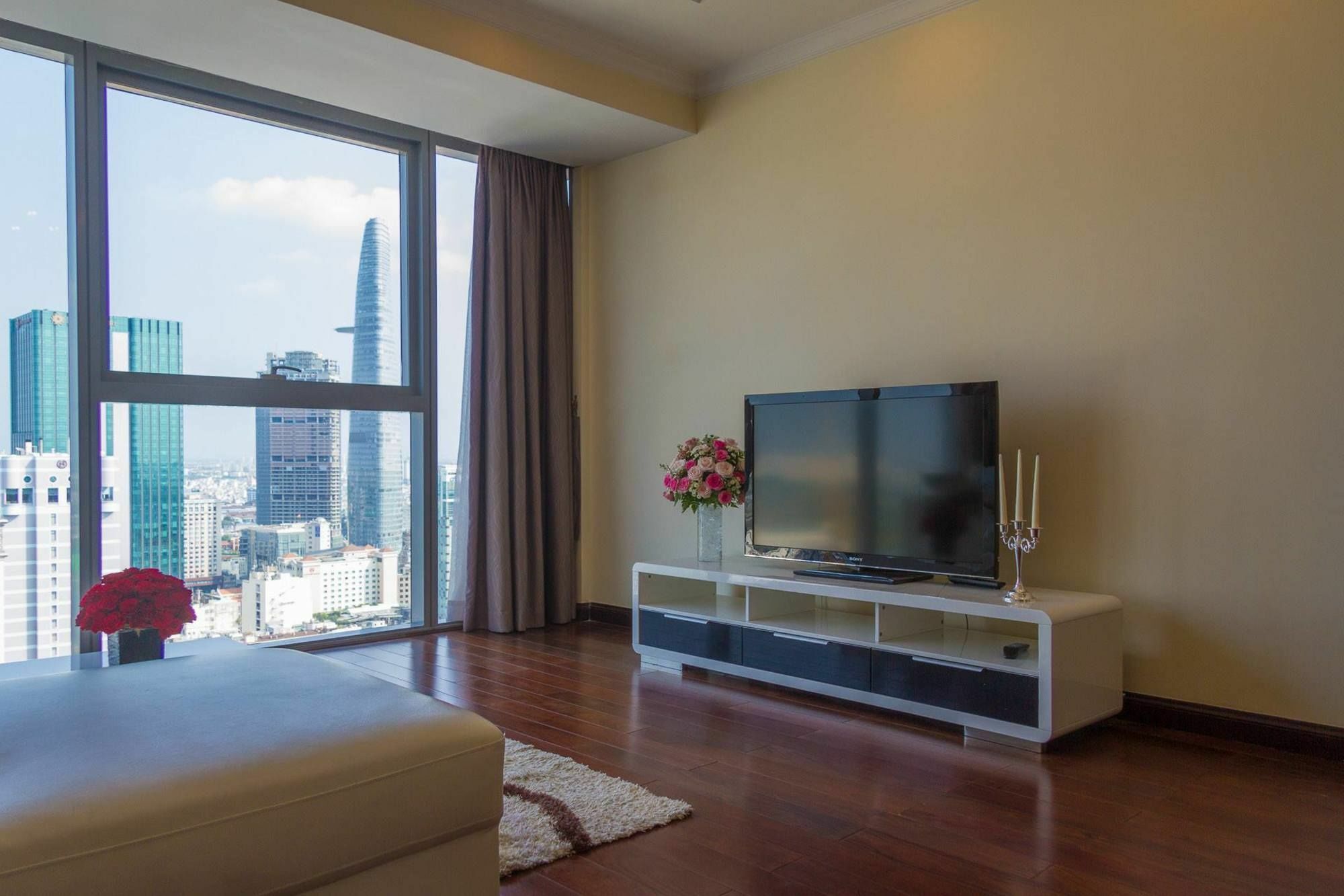 Spectacular Vincom Penthouse Downtown District 1 Apartment