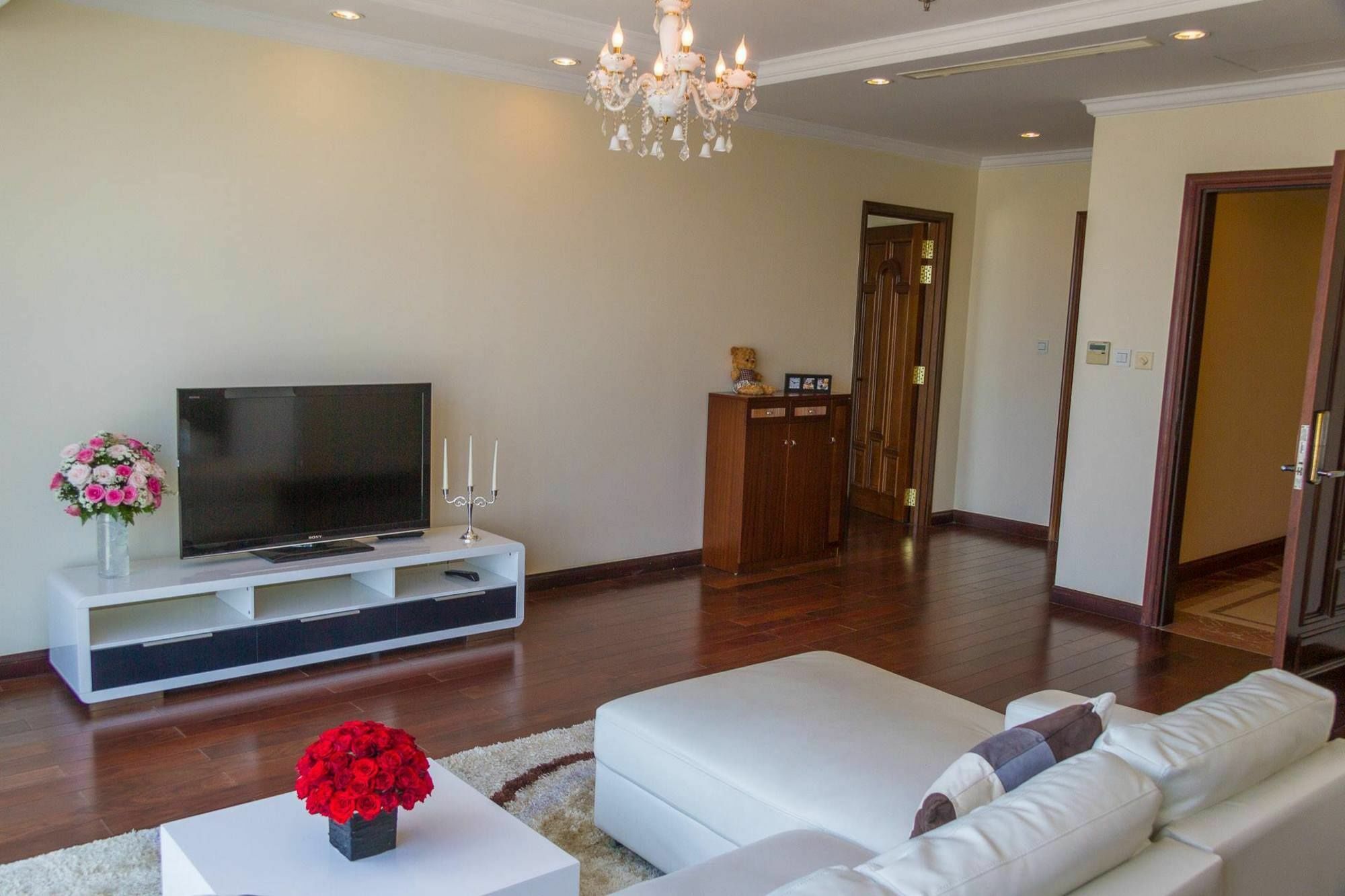 Spectacular Vincom Penthouse Downtown District 1