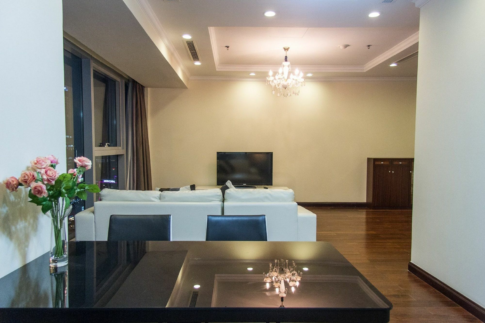 Spectacular Vincom Penthouse Downtown District 1 * Ho Chi Minh City
