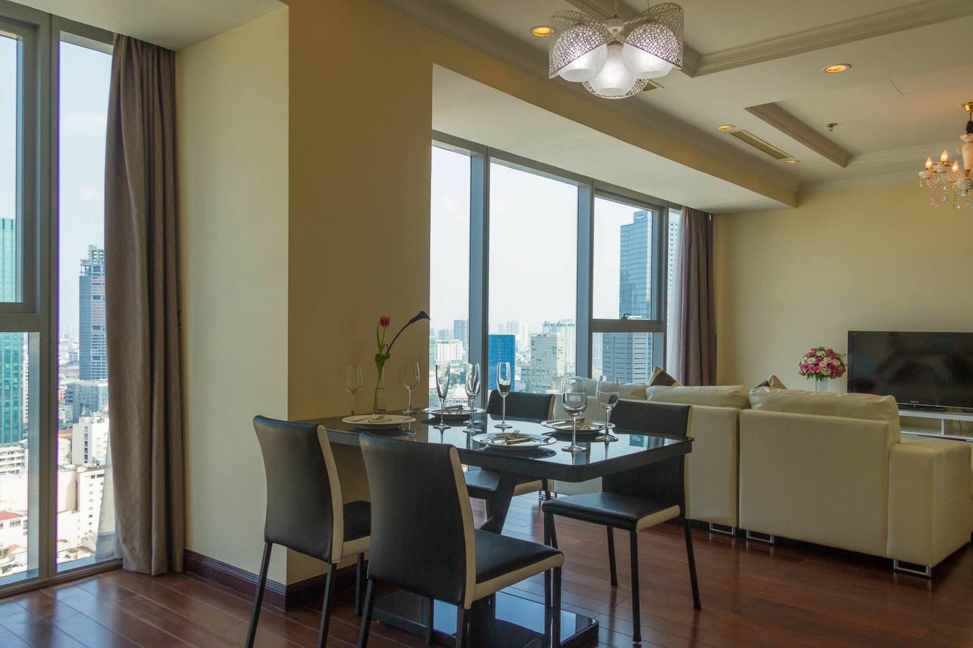 Apartment Spectacular Vincom Penthouse Downtown District 1 *