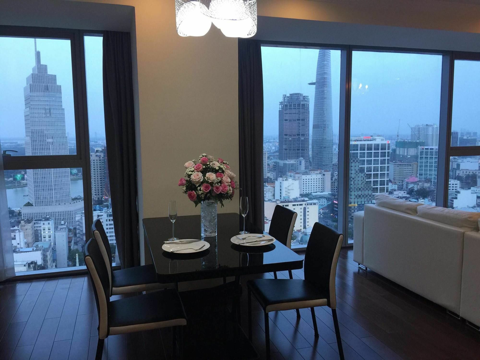 Apartment Spectacular Vincom Penthouse Downtown District 1